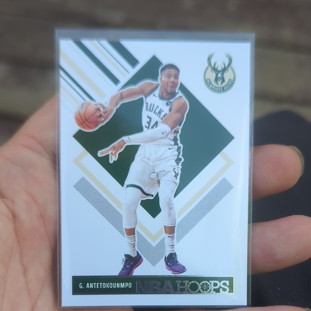 NBA Hoops Giannis Antetokounmpo Trading Card